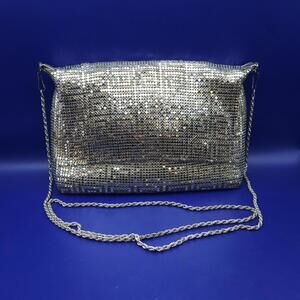 Vintage Silver Metal Mesh Spiral Tile Zippered Flap Purse Crossbody Bag